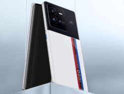 iQOO 10 Pro Menjadi Smartphone Pertama dengan Fast Charging 200 Watt